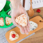 6 auguga isetegemise sushivorm Onigiri riisipallide pressimismasin Kolmnurkne sushivorm Koduk&ouml;&ouml;k Bento valmistamise t&ouml;&ouml;riistad