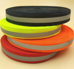 10 m 25 mm helkurteibiga &otilde;mmeldud h&otilde;bedane must kangast trimmiga turvavest Orange