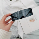 Futuristlikud s&otilde;dalase p&auml;ikeseprillid: Trendikad, integreeritud peoklaasid isikup&auml;rastatud peapaelaga As shown