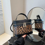 Moodsad &uuml;mmargused &auml;mbrikotid naiste igap&auml;evaseks kasutamiseks, leopardimustriga crossbody &otilde;lakott pendelr&auml;ndeks, vabaaja naiste k&auml;ekotid 19x9x14.5cm