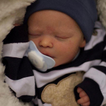 43 cm/17 taass&uuml;ndinud beebinukud Realistlikud elutruud vasts&uuml;ndinu magavad beebinukud lastele m&auml;ngukaaslase kingitused 43cm