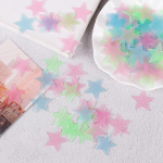 100 tk 3D t&auml;hed pimedas helendavad helendavad luminofoorplastist seinakleebis A