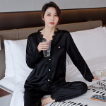 Valge volangiga pidžaama&uuml;likond Satiin kevad-s&uuml;gis sildiga pidžaamad 2 tk pikkade varrukatega magamisriided Naiste topid ja p&uuml;ksid &Ouml;&ouml;r&otilde;ivaste komplekt M