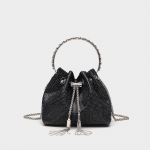 Suvine teemant-rhinestone &auml;mbrikujuline crossbody k&auml;ekott must