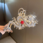 Hiina stiilis sodiaagi draakoni kujuga juukseklambrid juukseaksessuaarid naistele t&uuml;druk punase helmega sulam strass juukseklamber moejuveelid A2