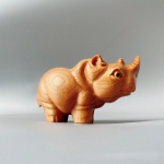 Skulptuurid ja kujukesed interj&ouml;&ouml;ri jaoks Armsad puidust nikerdatud loomad Kujude kaunistamiseks m&otilde;eldud kaunistused koduse t&ouml;&ouml;laua tarvikute jaoks