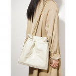 Nahast n&ouml;&ouml;riga &auml;mbrikott k&auml;ekott rombikujulise ketiga lehmanahast k&auml;eshoitav &otilde;lakott kokkupandav kott