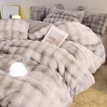 Premium Talvine J&auml;nese Karusnaha Pl&uuml;&uuml;sist Neljaosaline Komplekt: Paksustatud korallfliisist ja piimasametist tekikott koos kunstkarusnahast kolmeosalise voodilinade komplektiga. 1.8m (6ft) Bed