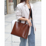 Uus K&otilde;rgekvaliteediline Suure Mahutavusega Kandekott Euroopa ja Ameerika Retro K&auml;eshoitav Ristkehakott