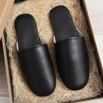 Aastaringsed Jaapani stiilis lambanahast sussid paaridele - Ideaalne kodu, hotelli ja k&uuml;lalistemaja jaoks. Size 29 fits 42-43 must