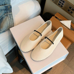 Retro pehmed k&uuml;lgmised &uuml;mmargused varbad, madala suuga lamedad Mary Jane naistekingad 40 valge