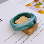 Euroopa ja Ameerika stiilis marmormustriga liialdatud akr&uuml;&uuml;list k&auml;ev&otilde;ru