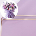 20 lehte, kuldse servaga lilledega pakkepaber meisterdamiseks ja kingituste pakkimiseks lilla