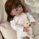 Realistlik 60 cm printsess Reborn Doll Sandie Pehmest riidest keha vasts&uuml;ndinud beebide nukk t&uuml;drukule Armas kaisu imitatsioon beebinukk lastele s&uuml;nnip&auml;evaks j&otilde;ulukingitus 60cm cloth body