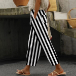 Naiste vabaaja moetriibuga tr&uuml;kitud elastsed vabaaja p&uuml;ksid L must