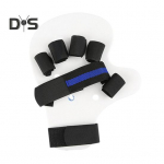 K&auml;ivituss&otilde;rme lahas mitme s&otilde;rme tugi keskmise indeksiga roosade ja r&otilde;ngass&otilde;rmede jaoks, viie s&otilde;rme eraldav k&auml;etugi koos s&otilde;rmetoega sirgendamiseks M Left Hand