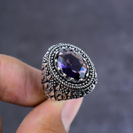 Naturaalsest amet&uuml;stist k&auml;sitsi valmistatud 925 h&otilde;bedast ehter&otilde;ngas, suurus 10, H3j93