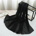 P&auml;rlvalge &uuml;hev&auml;rviline &scaron;ifoonist ristk&uuml;likukujuline sall: Mitmek&uuml;lgne naiste peapael ja sall. 175*70cm