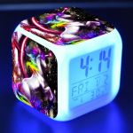 V&auml;rvimuutus &Uuml;kssarvik &auml;ratuskell Loominguline &ouml;&ouml;valgus LED digitaalne &auml;ratuskell &Uuml;li&otilde;pilaste lauakell Laste kingitused