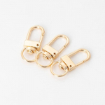 Metallist isetehtud ehtetarvikud, k&auml;sitsi valmistatud materjalid, v&otilde;tmehoidjad, m&auml;nguasjatarvikud h&otilde;be