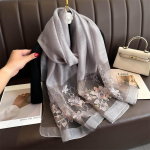 Siidist k&auml;sitsi tikitud sall: Elegantne mooruspuusiidist sall kevadiseks ja s&uuml;giseseks hooajaks 70*180CM