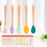 Toidukvaliteediga silikoon v&otilde;is k&uuml;psetamiseks Mitmev&auml;rviline minispaatliga koogikreem &otilde;lipintsel Bambusest k&auml;epidemega k&uuml;psetust&ouml;&ouml;riistad mitmeotstarbelised