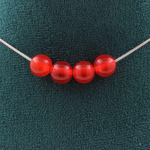 Pierres et Min&eacute;raux. Collier 4 perles Calc&eacute;doine rouge 8 mm. Chaine en acier inoxydable Collier femmes, hommes. Taille personnalisa