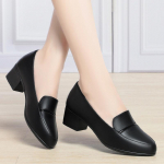 Pehmest nahast mugavad kevadised ja s&uuml;gisesed naiste nahast kingad Paks kontsaga mugavad &uuml;ksikud kingad Kerged naiste kingad 39 must