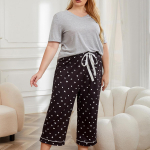 Suures suuruses naiste pidžaamad, l&uuml;hikeste varrukatega V-kaelusega s&auml;rgid ja pikad p&uuml;ksid, 2-osalised mugavad magamissviidid, suures suuruses kodus magamiseks m&otilde;eldud salongir&otilde;ivad 0XL