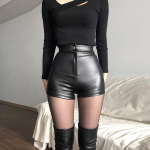 Seksikas must PU mood vabaaja suvep&uuml;ksid naiste riided kunstnahast gooti k&otilde;rge v&ouml;&ouml;kohaga naiste l&uuml;hikesed p&uuml;ksid Y2k kuumad naiste l&uuml;hikesed p&uuml;ksid 4XL must