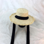 Suvine naiste Rand Raffia Must Valge Lintm&uuml;ts Bow Raffia M&uuml;ts Temperament Lameda m&uuml;ts &Otilde;lgk&uuml;barad Naiste mere&auml;&auml;rne m&uuml;ts 56-59cm