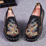 Vanad Pekingi riidest kingad Meeste l&otilde;uendist kingad Vabaaja hingavad Hiina lamedad riidest kingad Trend K&otilde;ik sobivad Keskkooli seltskondlik mees 40 valge