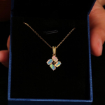 925 h&otilde;bedast v&auml;ike ripats kaelakee looduslike opaalidega v&auml;&auml;riskivide peened ehted kollasest kullast ja valge kullaga kaetud h&otilde;bedaga kollane