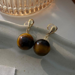 Looduslikud Tiger's Eye Stone Stud Stud k&otilde;rvar&otilde;ngad, lihtne disain, Niche One, kahekordsed k&otilde;rvar&otilde;ngad, kirjanduslikud ja retro stiilis Maillardi k&otilde;rvar&otilde;ngad.