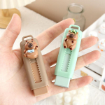 Kawaii esteetilised kirjatarbed kontoritarbed armsad loomingulised kapybara t&otilde;ukekustutuskumm naljakas kaasaskantav j&auml;lgedeta p&uuml;hkimiskumm OneSize
