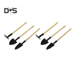 2 komplekti Mini aiat&ouml;&ouml;riistad Lastele puidust k&auml;epidemega metallist kellu Mini reha ja labidas mulla kobendamiseks. Siirdamiskontor Kodu Potitaimed S