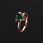 Imeilus 925 sterlingh&otilde;bedast s&otilde;rmus 2,20 ct loodud kolmnurk 7,0 mm smaragd Nano peen ehted naiste koosviibimiste ja pulmakandmiseks US RING SIZE:8# roheline