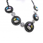 NOA [H9050] - Designer kaelakee 'Carmen' sinine roheline lilla mitmev&auml;rviline