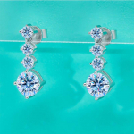2,6 ct D v&auml;rvi k&otilde;ik moissanite k&otilde;rvar&otilde;ngad naistele s&auml;delevate teemantidega 925 naela, kaetud 18k k&otilde;rvar&otilde;ngaga