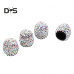 4 tk Blingi rehvide klapikatted kivist sisekujundusega. Lihtne paigaldada universaalsed s&otilde;idukid, veoautod, mootorrattad, jalgrattad, rataste klapikatted