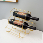 Raudne veiniriiul elutoa veinikapi vitriin k&auml;rgstruktuuri lihtne baar, kodune veiniriiul