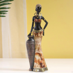 Aafrika h&otilde;imudaami kuju, vaigust ornament, k&auml;sitsi maalitud dekoratiiv elutuppa