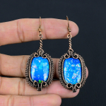 Austraalia kolmiku opaali kalliskivist k&auml;sitsi valmistatud puhtast vasest traadist pakitud k&otilde;rvar&otilde;ngad 3.35 Inches