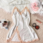 Imiteeritud siidist seksikas pitsiga &ouml;&ouml;s&auml;rk suvine &otilde;huke hingav riidepuudega kleit koduriietus j&auml;&auml;siidist &ouml;&ouml;s&auml;rk naistele S