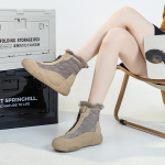 Talvised ja fliisist lumesaapad Naiste platvormsaapad soojad ja paksud s&uuml;gis- ja talvekarusnahast integreeritud poolsaapad 35 valge