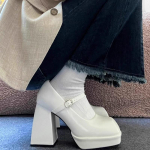 S&uuml;gis 2024 uued naiste kingad Mary Jane kingad Ameerika k&otilde;rged kontsad retro mustad v&auml;ikesed nahkkingad naiste paksu kontsaga veekindel platvorm 35