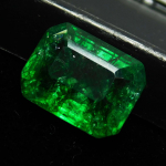 Looduslik roheline Colombia smaragd 8 karaati smaragdl&otilde;ige sertifitseeritud lahtine v&auml;&auml;riskivi 13.8 mm approx roheline