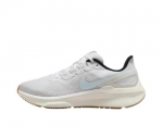 Nike Structure 25 naiste jooksujalatsid DJ7884-113 Suurus EU 36 valge