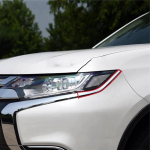 Uus 1 tk esikaitseraua kroomitud liistpaneel esitulede kaunistuspaneel 6407A145 6407A142 6407A143 Mitsubishi Outlander 3 2016- jaoks 1PCS Left Upper