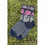 Villased sokid roosidega